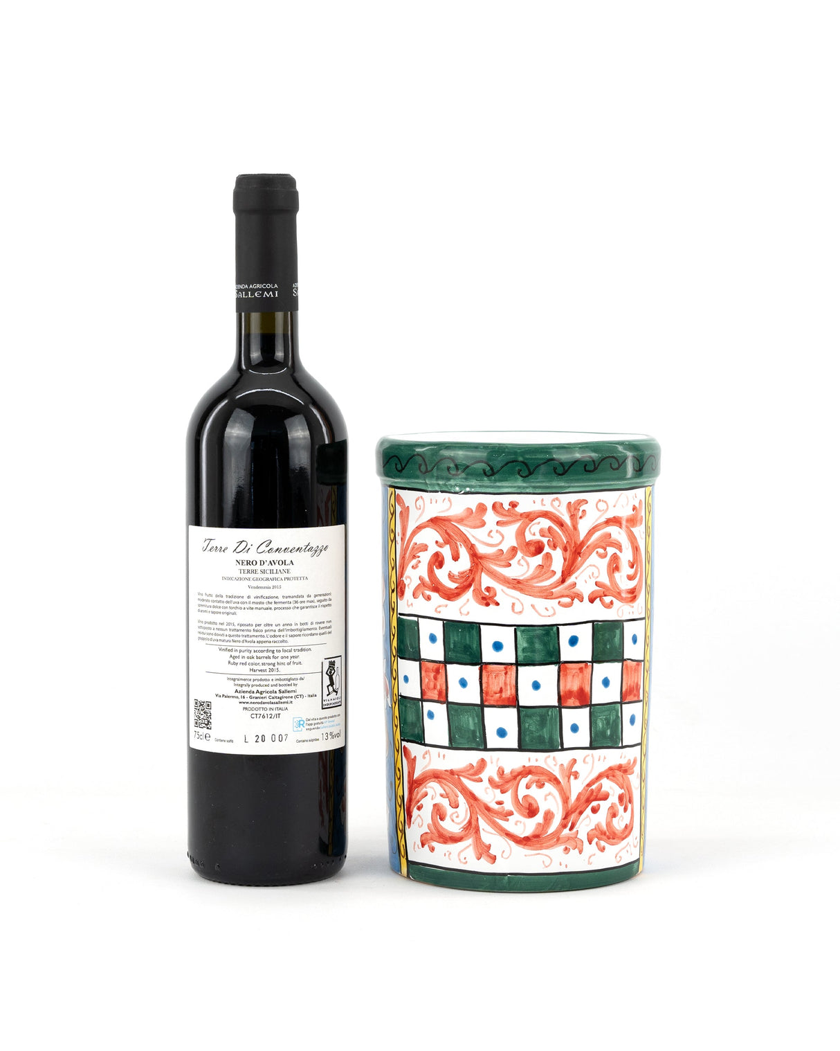 Nero d'Avola IGP e barattolo in ceramica in stile Carretto Siciliano con Saraceno