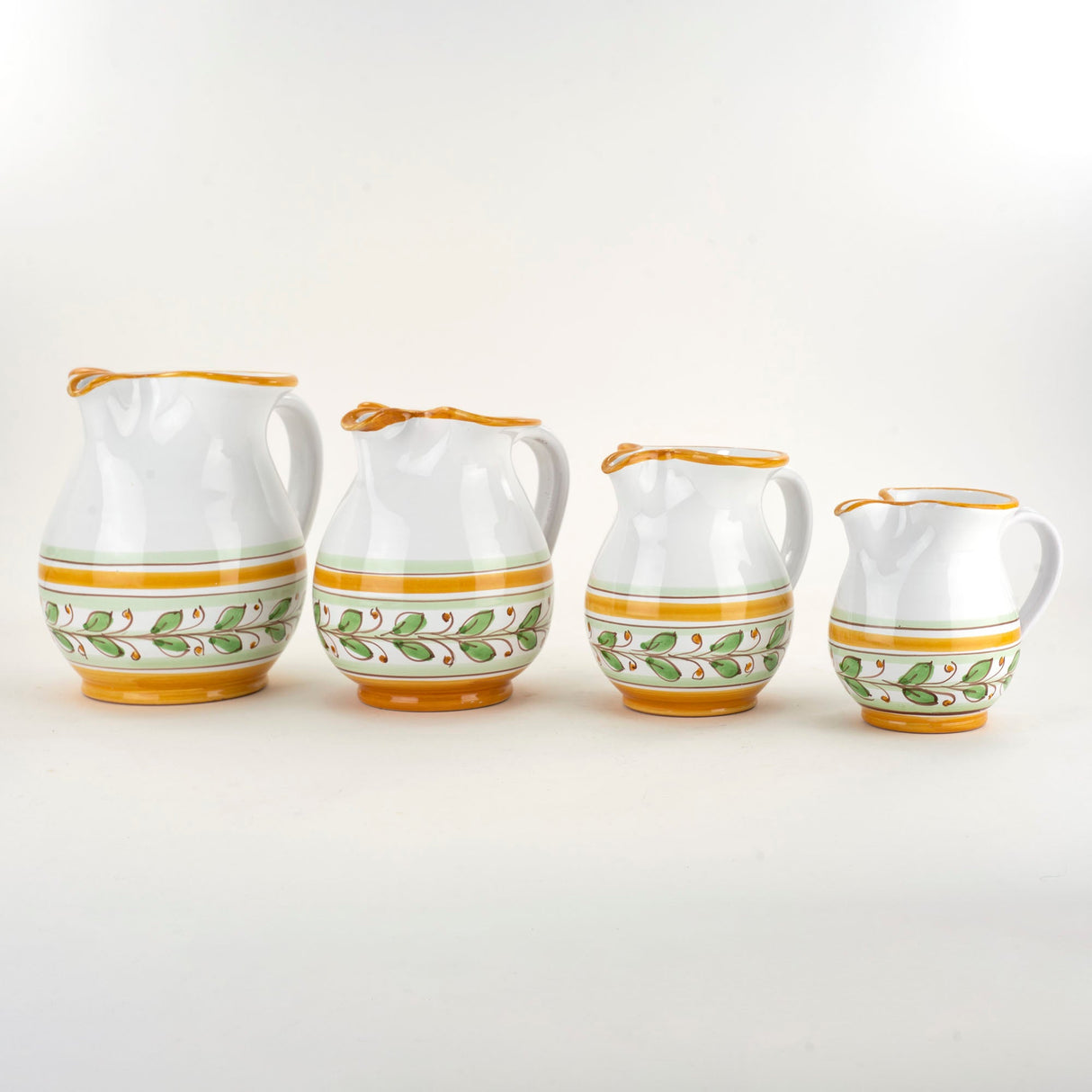 Brocca da vino decoro Acanto