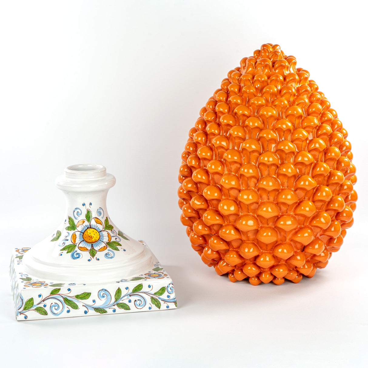 Pigna ornamentale in ceramica di Caltagirone fatta a mano H cm 50