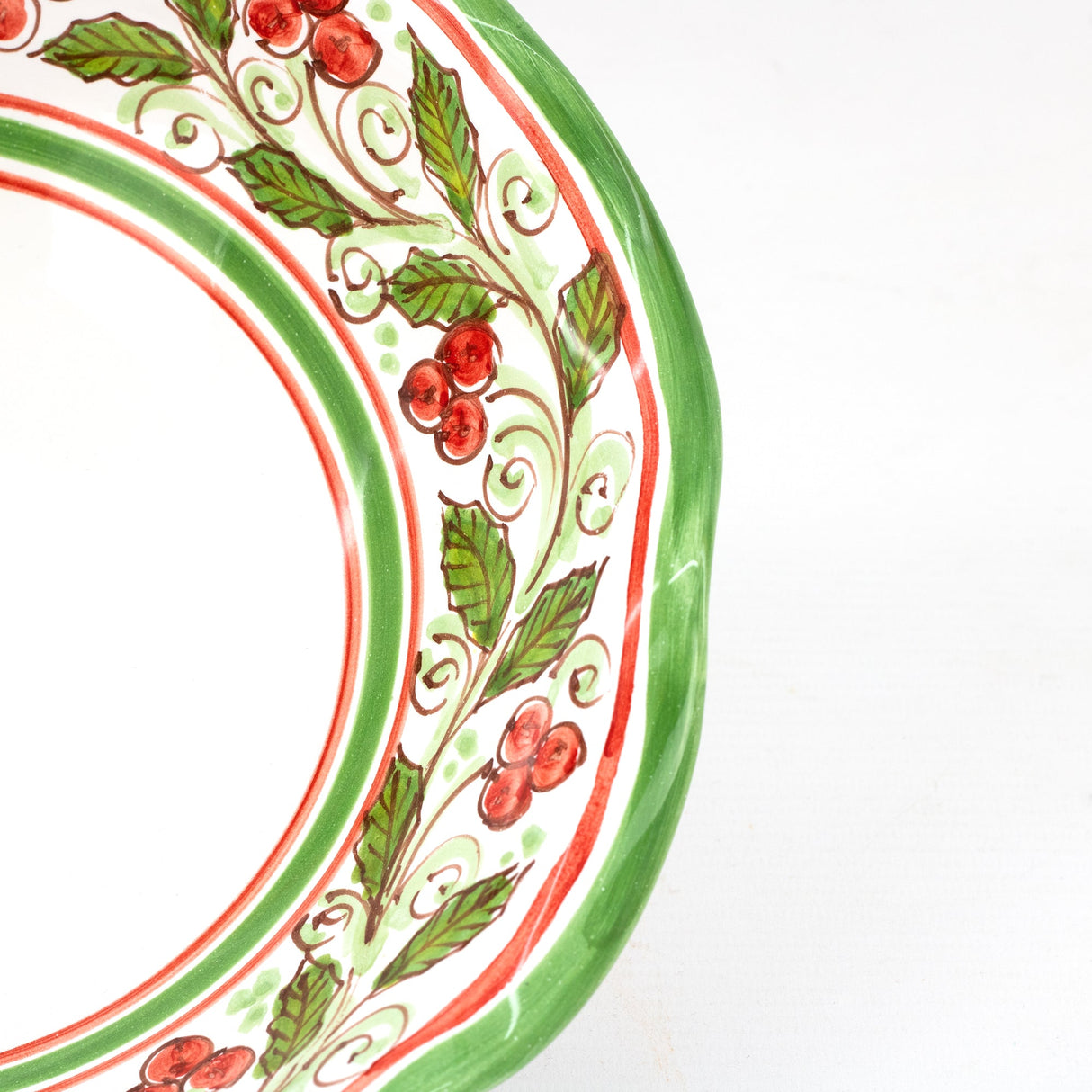 Fruttiera smerlata natalizia in ceramica di Caltagirone