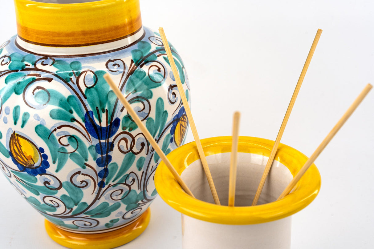Vaso ornamentale porta essenze in ceramica di Caltagirone