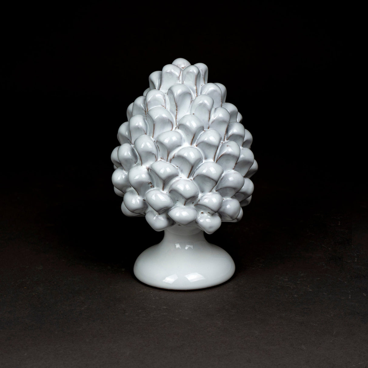 Pigna tradizionale in ceramica di Caltagirone fatta a mano. H cm 15