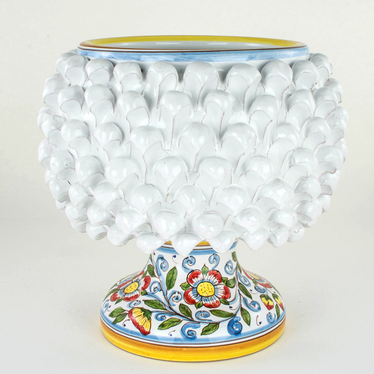 Pigna portavaso in ceramica di Caltagirone fatta a mano H 25 cm.